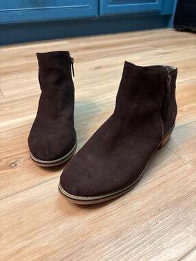 Blondo Waterproof Brown Suede Ankle Boots Size 7.5M